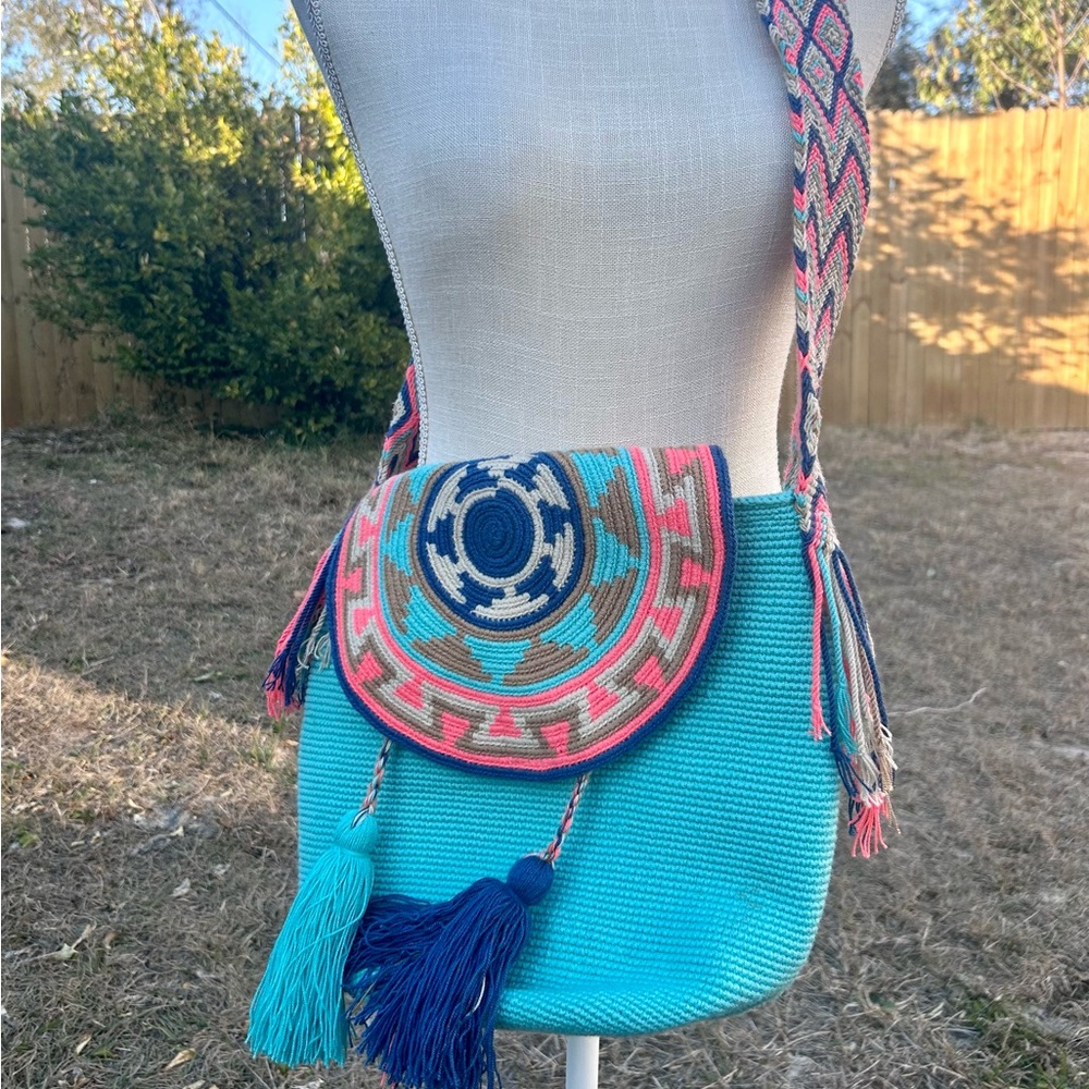 Handmade Wayuu Bag in Turquoise with Circular Design and Tassels